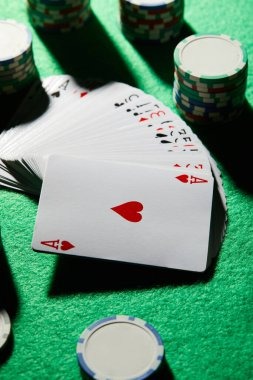 leci Lightning Baccarat multiplier display and betting interface with live cards